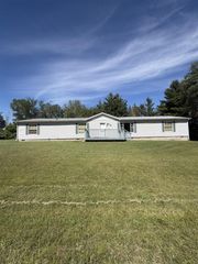 646 George Street, Clare, MI 48617