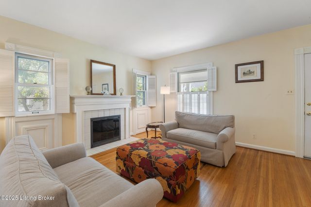 415 Oread Rd, Louisville, KY 40207