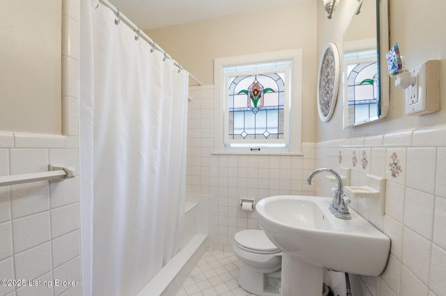 415 Oread Rd, Louisville, KY 40207