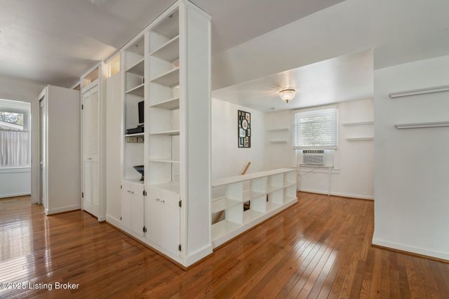 415 Oread Rd, Louisville, KY 40207