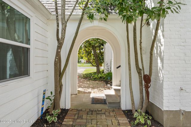 415 Oread Rd, Louisville, KY 40207