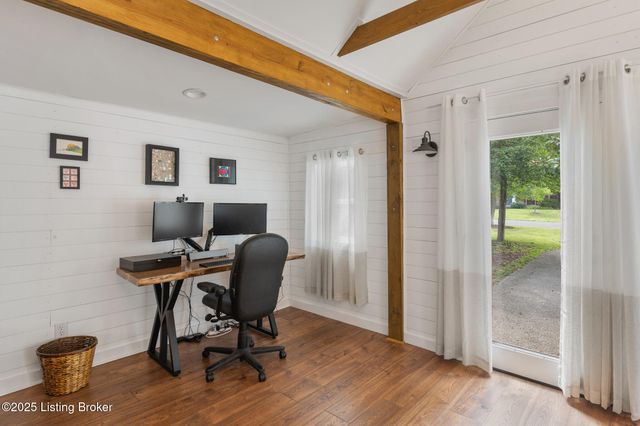 415 Oread Rd, Louisville, KY 40207