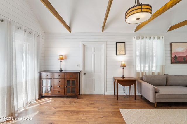 415 Oread Rd, Louisville, KY 40207