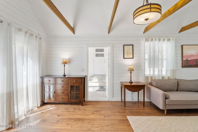 415 Oread Rd, Louisville, KY 40207