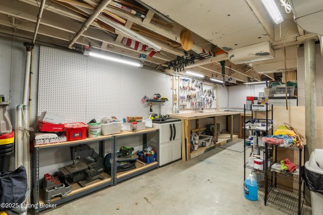 415 Oread Rd, Louisville, KY 40207