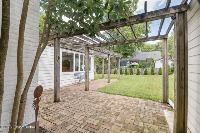 415 Oread Rd, Louisville, KY 40207