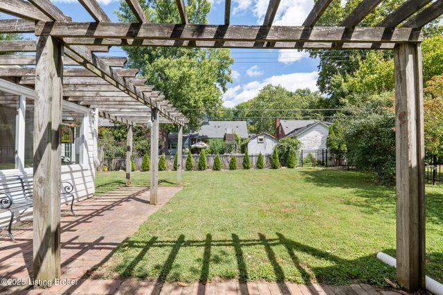 415 Oread Rd, Louisville, KY 40207