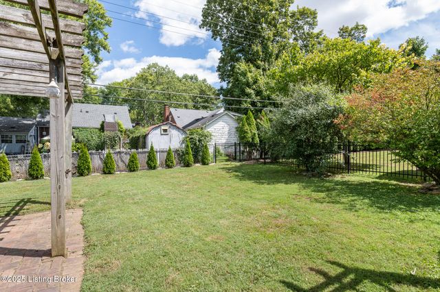 415 Oread Rd, Louisville, KY 40207