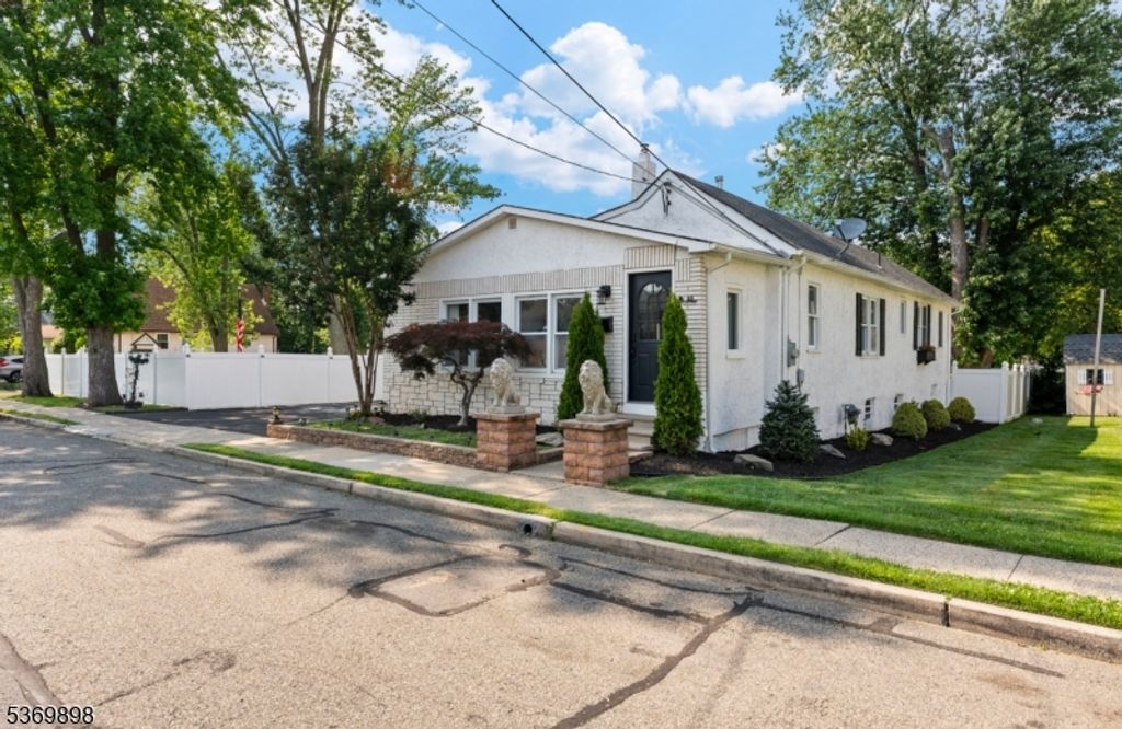 40 Highland St, East Brunswick Twp., NJ 08816
