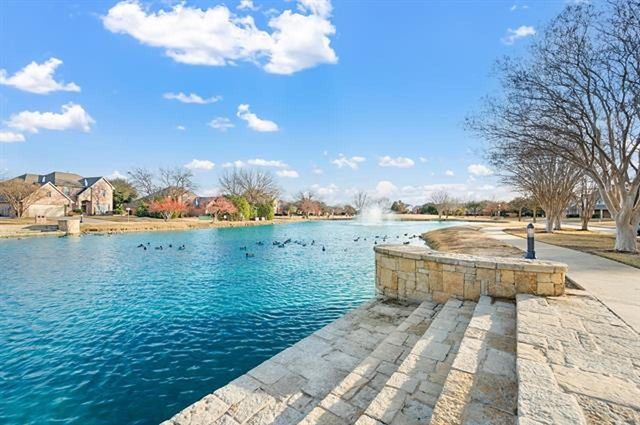 10736 Traymore Drive, Fort Worth, TX 76244