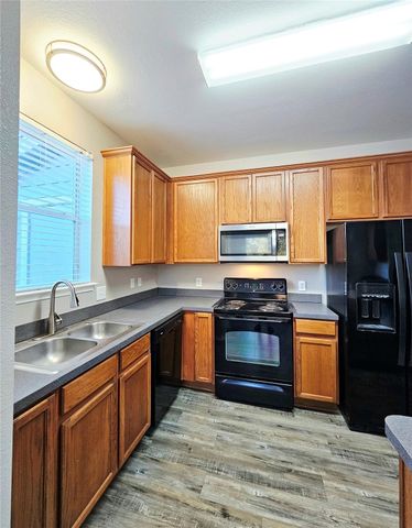 10736 Traymore Drive, Fort Worth, TX 76244