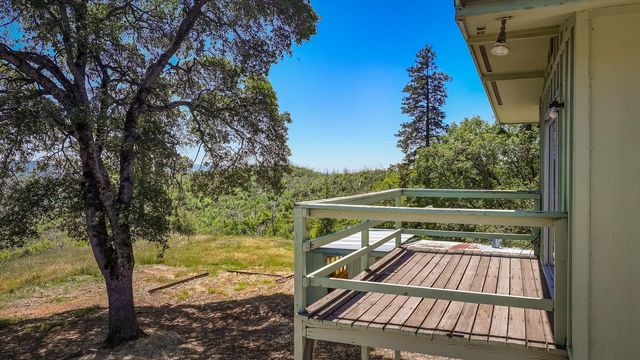 486 Rich Gulch Rd, Mokelumne Hill, CA 95245