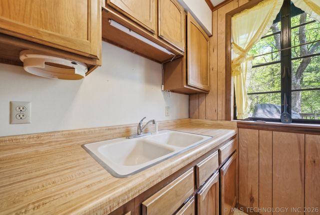 64 Walnut Street, Locust Grove, OK 74352