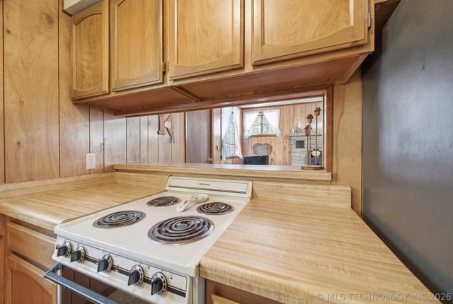 64 Walnut Street, Locust Grove, OK 74352