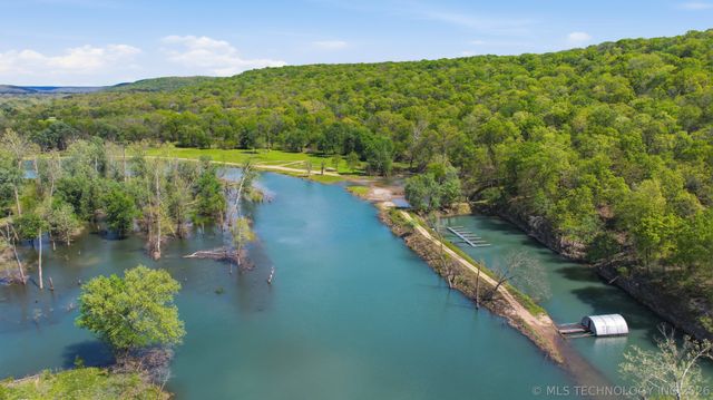 64 Walnut Street, Locust Grove, OK 74352