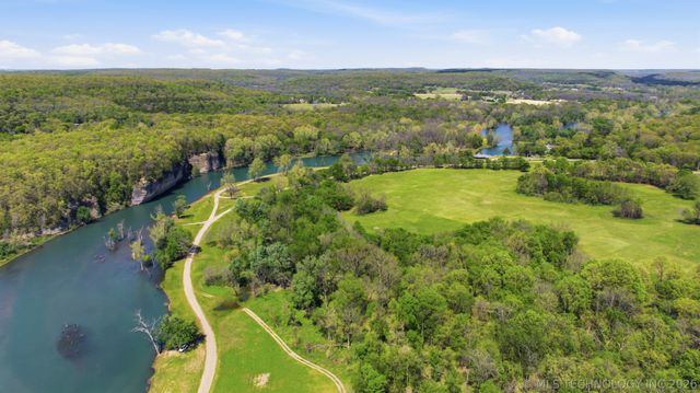 64 Walnut Street, Locust Grove, OK 74352