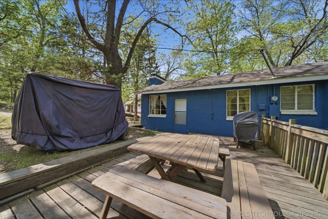 64 Walnut Street, Locust Grove, OK 74352