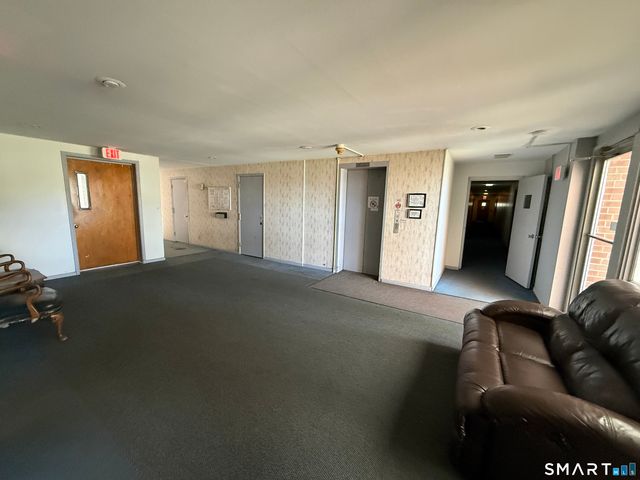 53 Wolcott Hill Road B17, Wethersfield, CT 06109