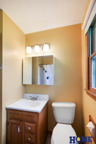 4220 Greenwood Street, Lincoln, NE 68504