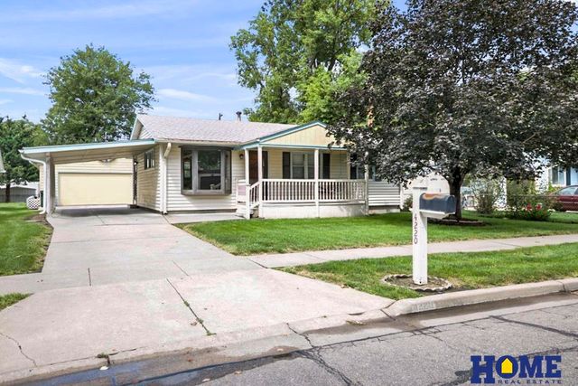 4220 Greenwood Street, Lincoln, NE 68504