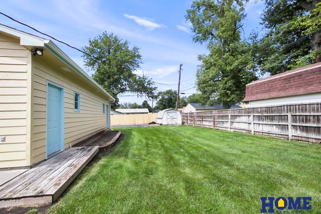 4220 Greenwood Street, Lincoln, NE 68504