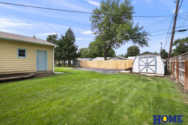 4220 Greenwood Street, Lincoln, NE 68504
