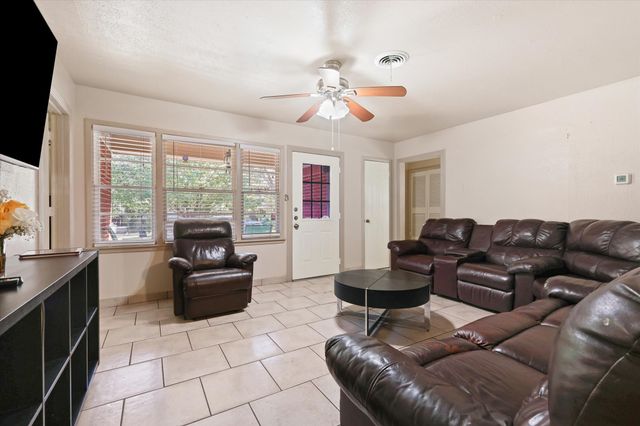3404 Livingston Avenue, Fort Worth, TX 76110
