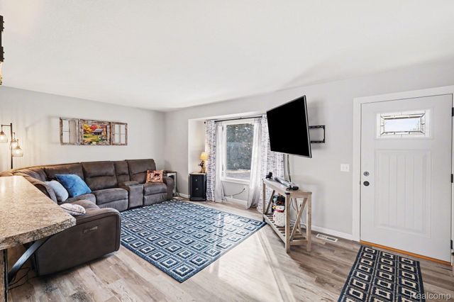 9184 Chesterfield Drive, Swartz Creek, MI 48473