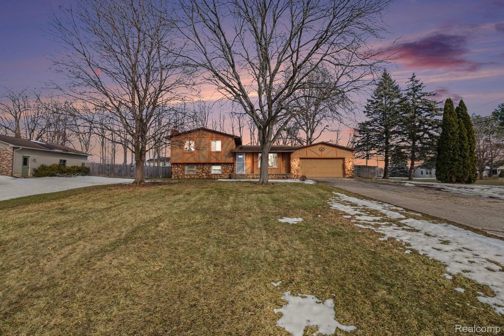 9184 Chesterfield Drive, Swartz Creek, MI 48473