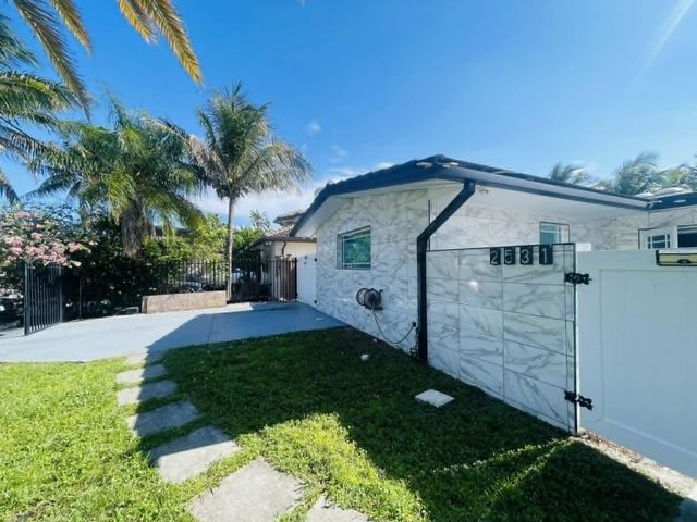 2531 Gulfstream Lane, Fort Lauderdale, FL 33312