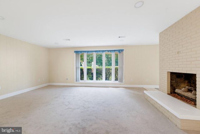 5246 GUINEA RD, Burke, VA 22015