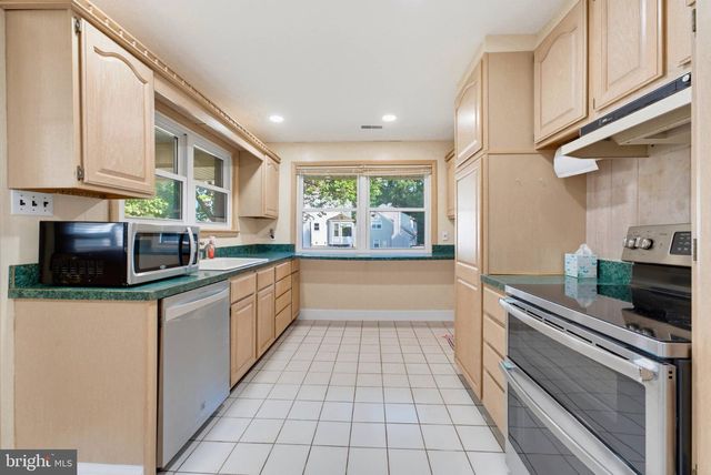 5246 GUINEA RD, Burke, VA 22015