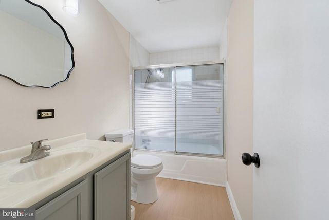 5246 GUINEA RD, Burke, VA 22015