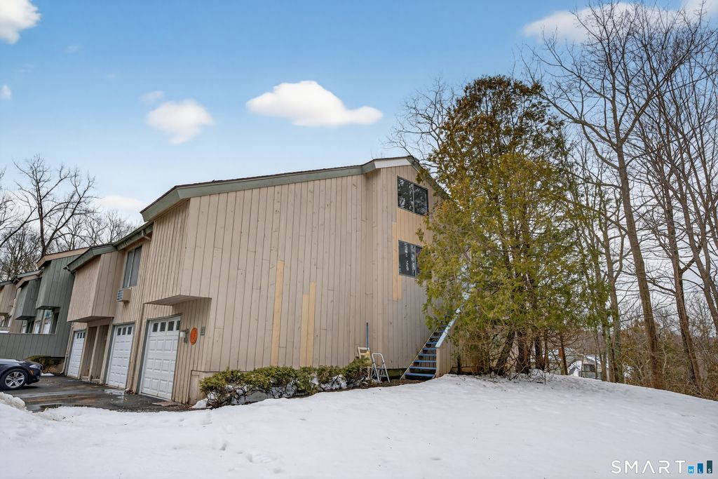 95 Wauwinet Trail 95, Guilford, CT 06437