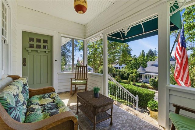 22 S Auburn St, Colfax, CA 95713