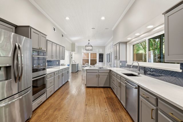 8814 Sanshire Avenue, Dallas, TX 75231