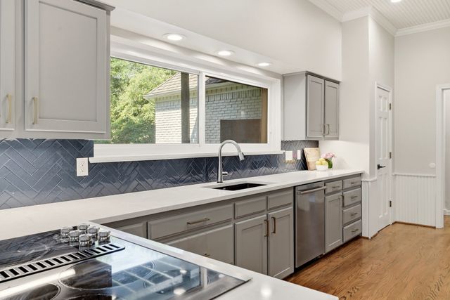 8814 Sanshire Avenue, Dallas, TX 75231