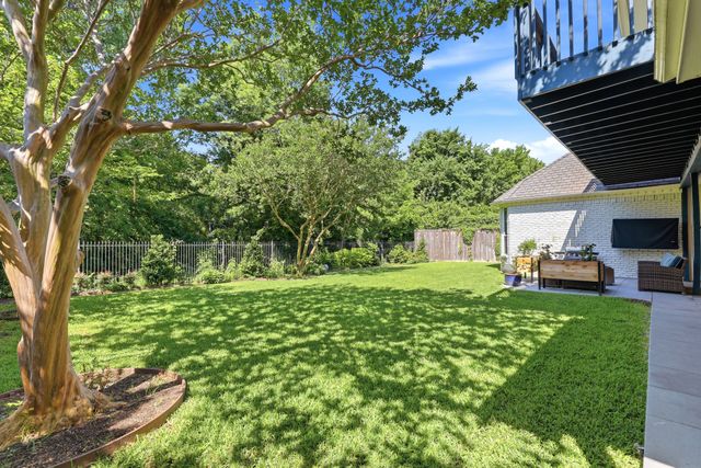 8814 Sanshire Avenue, Dallas, TX 75231