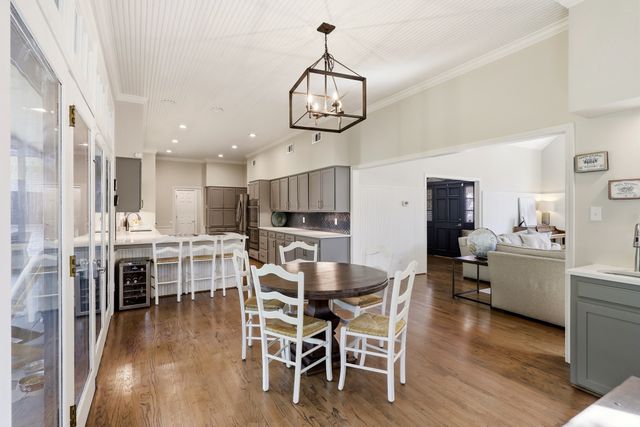 8814 Sanshire Avenue, Dallas, TX 75231