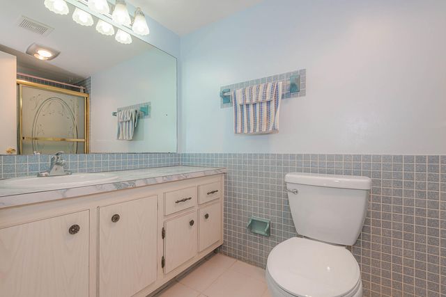 4770 NW 21st Street 105, Lauderhill, FL 33313