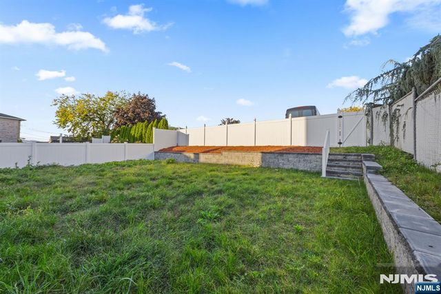 250 Hagan Place, Secaucus, NJ 07094