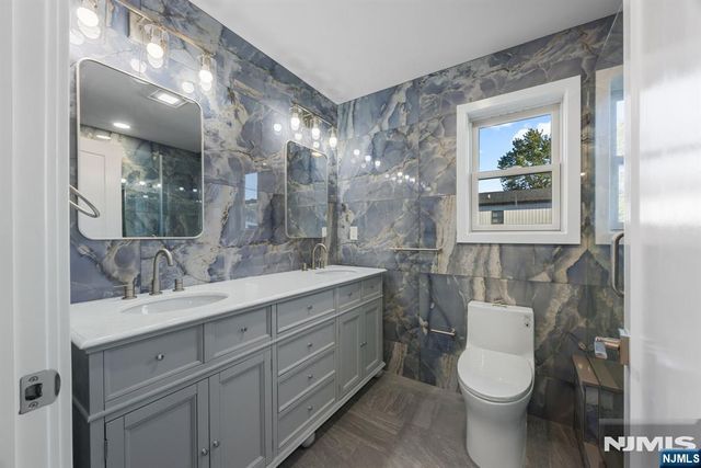 250 Hagan Place, Secaucus, NJ 07094