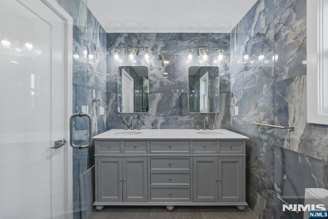 250 Hagan Place, Secaucus, NJ 07094