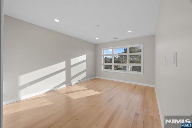 250 Hagan Place, Secaucus, NJ 07094