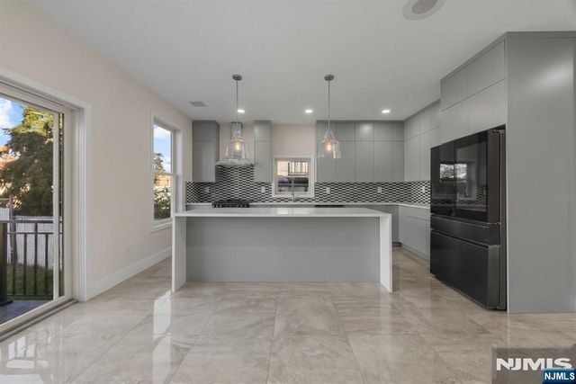 250 Hagan Place, Secaucus, NJ 07094