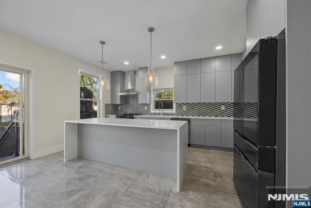 250 Hagan Place, Secaucus, NJ 07094