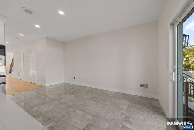 250 Hagan Place, Secaucus, NJ 07094