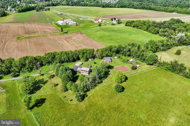 720 SEITZ DR, Lewisberry, PA 17339