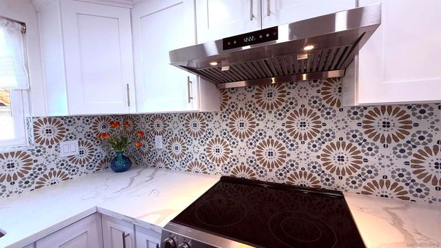 6677 Paseo Del Norte F, Carlsbad, CA 92011