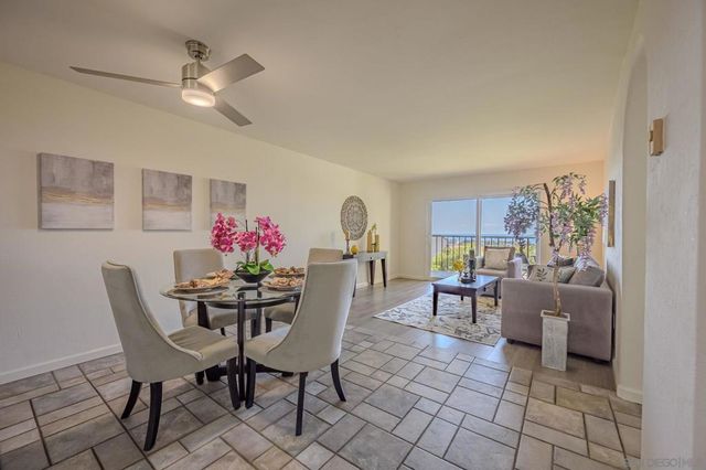 6677 Paseo Del Norte F, Carlsbad, CA 92011